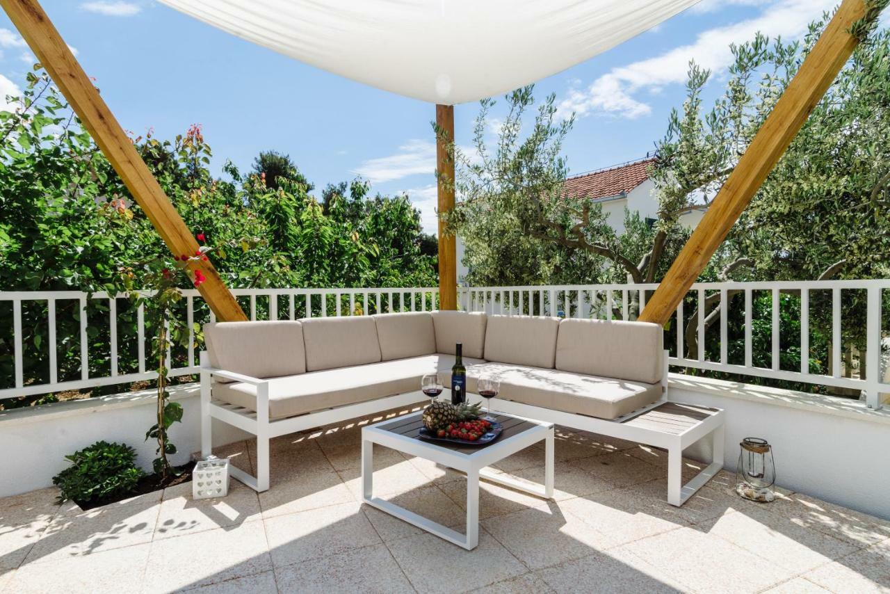Apartments Villa Dalmatia Трогір Екстер'єр фото