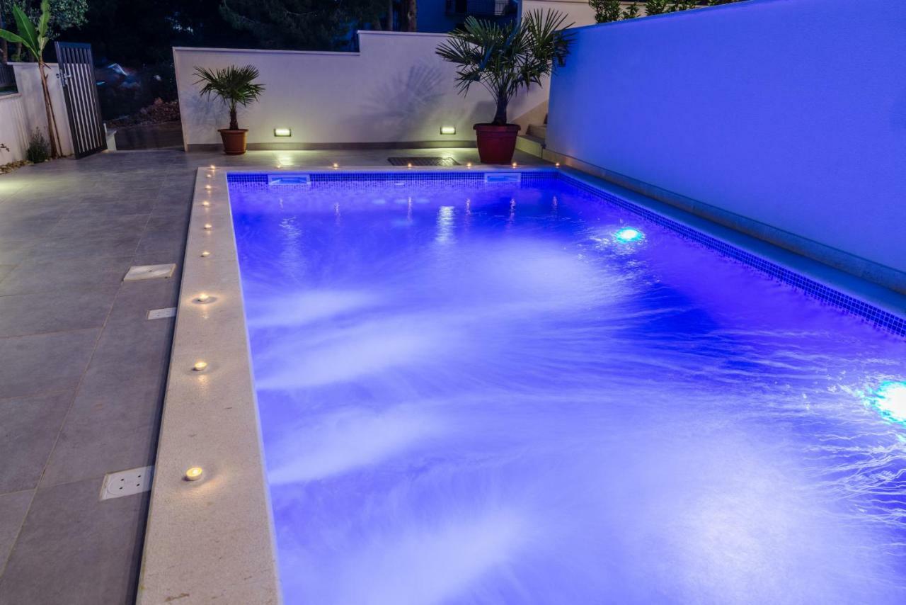 Apartments Villa Dalmatia Трогір Екстер'єр фото