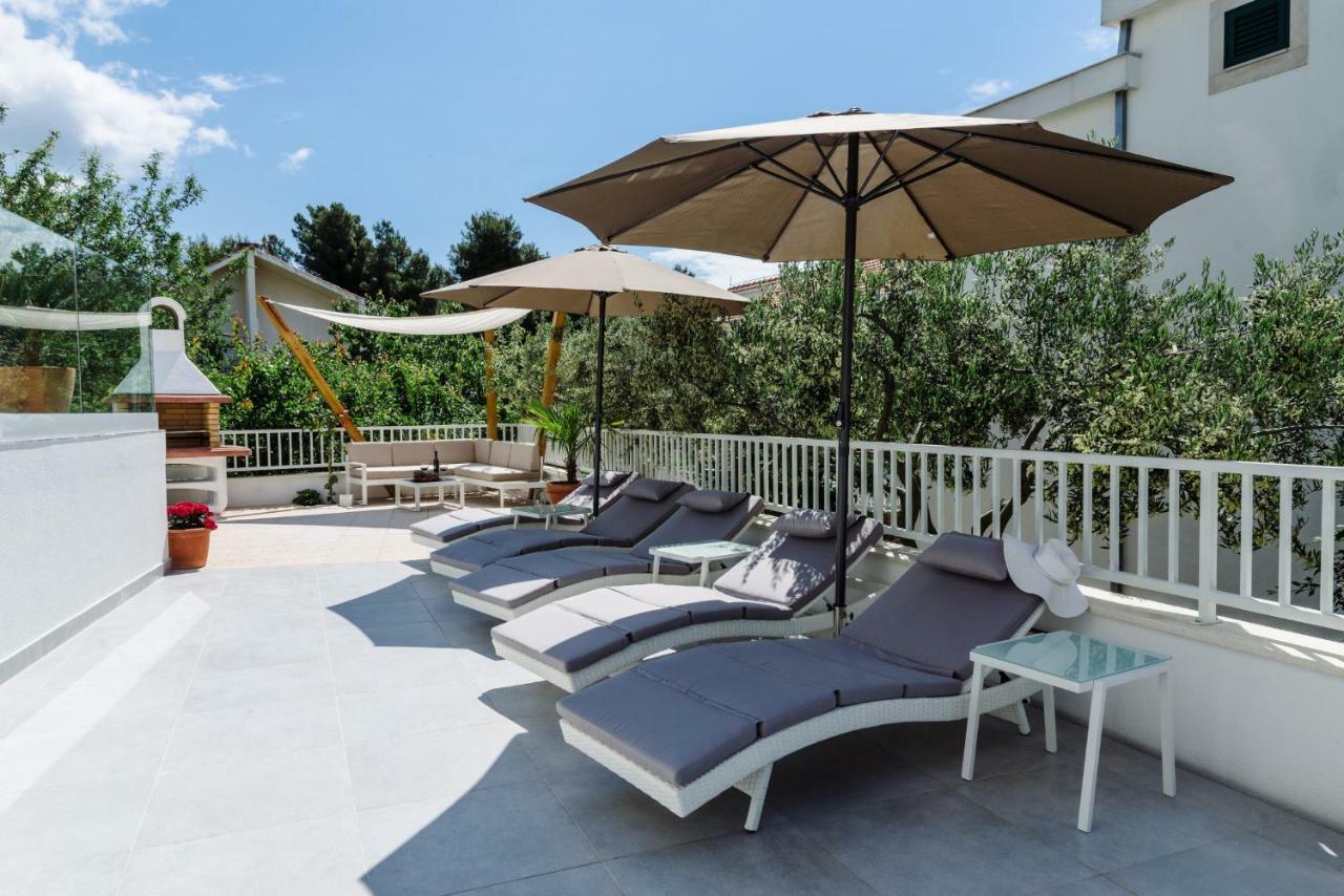 Apartments Villa Dalmatia Трогір Екстер'єр фото