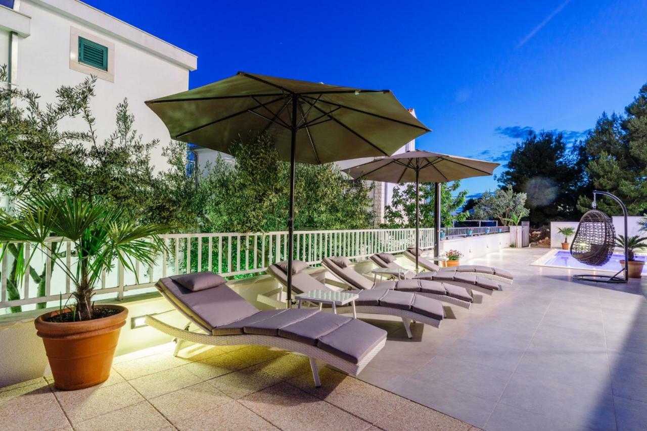 Apartments Villa Dalmatia Трогір Екстер'єр фото