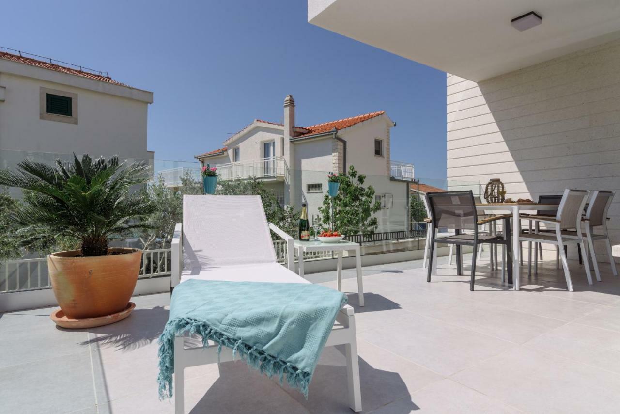 Apartments Villa Dalmatia Трогір Екстер'єр фото
