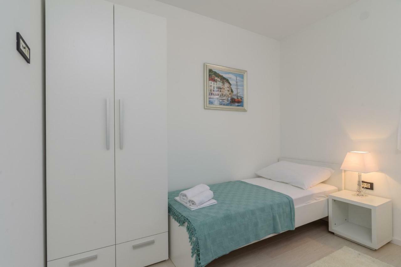 Apartments Villa Dalmatia Трогір Номер фото