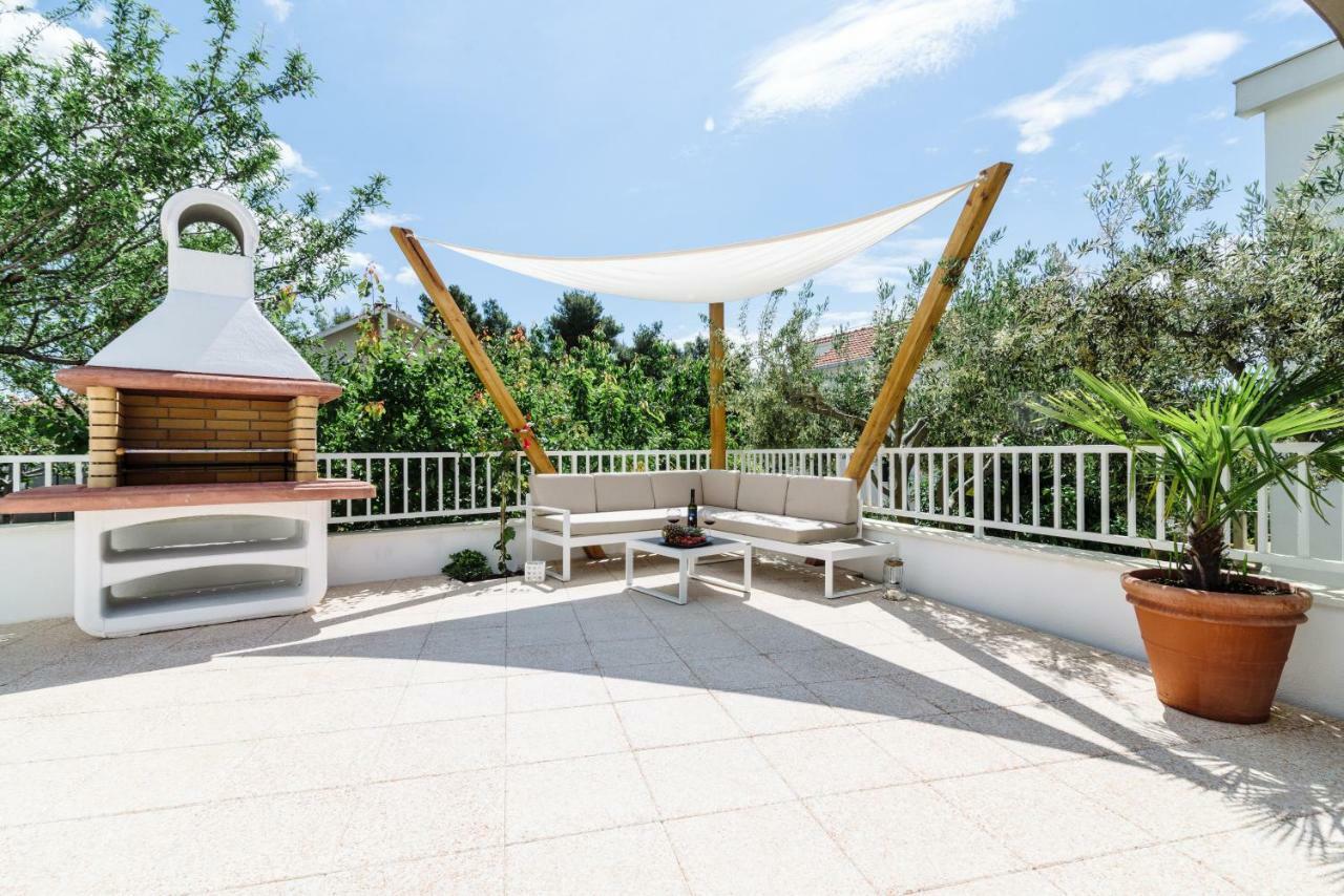 Apartments Villa Dalmatia Трогір Екстер'єр фото